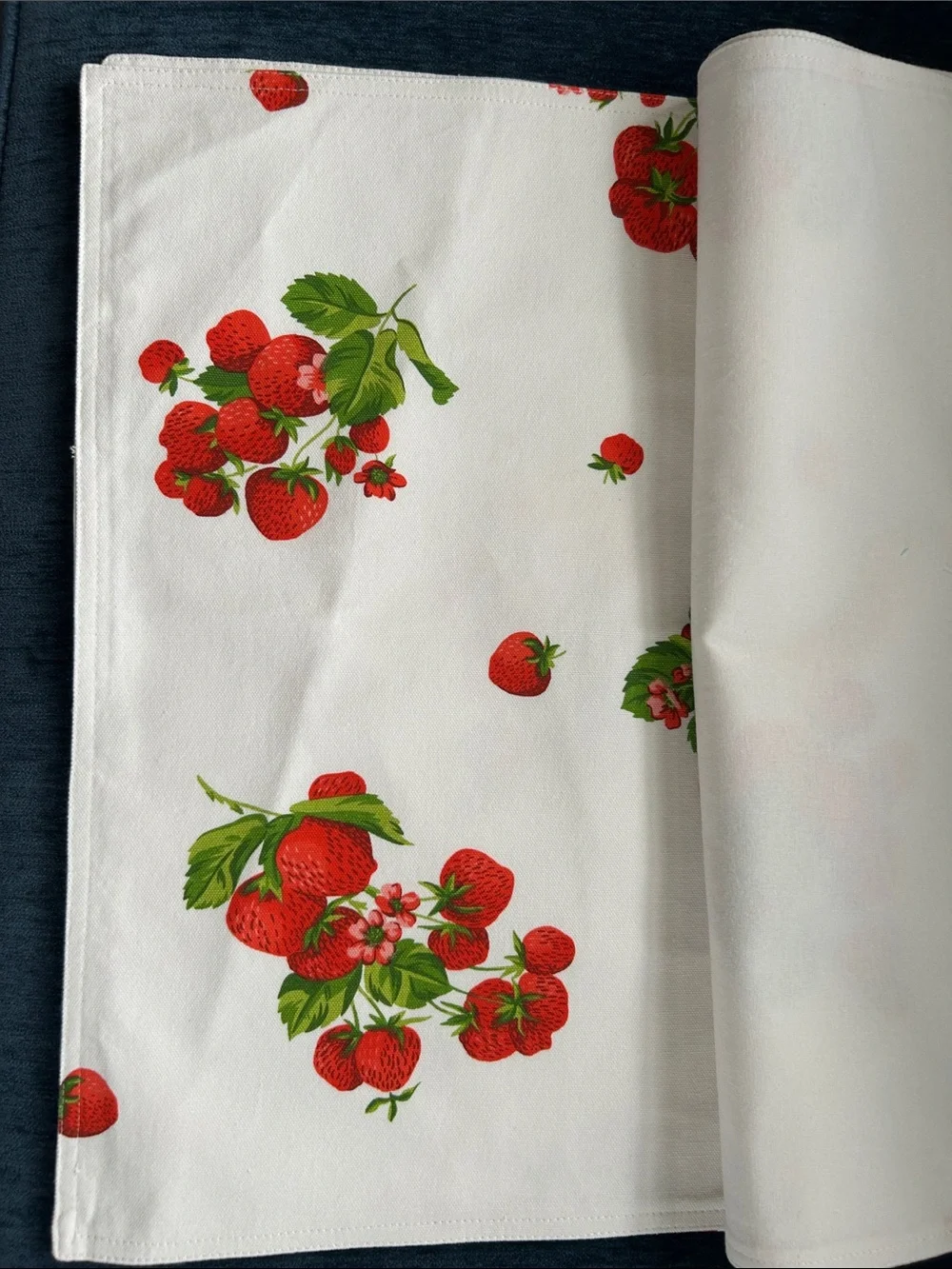 April Cornell Linens Set of 4 Placemats Strawberry Motif NWT 100% Cotton